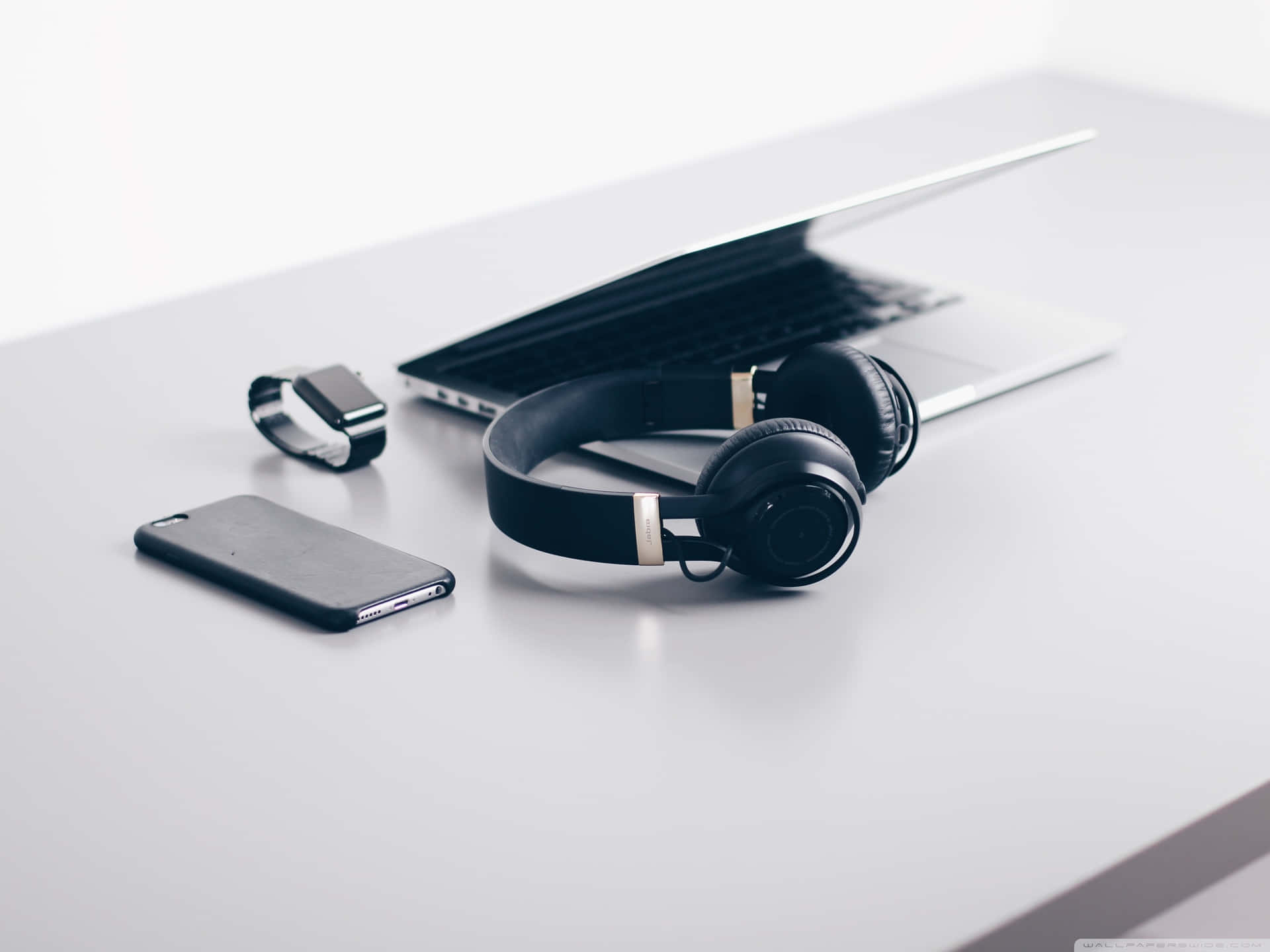 Sleek And Modern Peripheral Devices Background