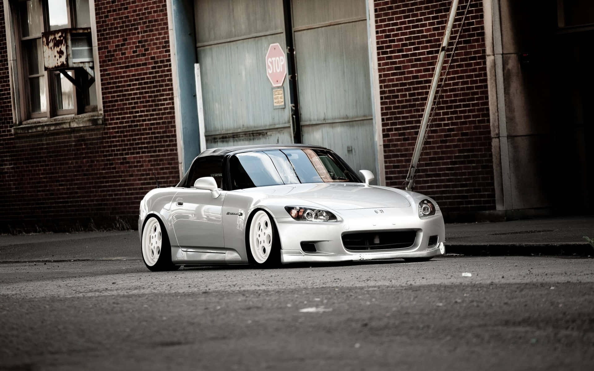 Sleek And Sporty Honda S2000 - An Iconic Roadster