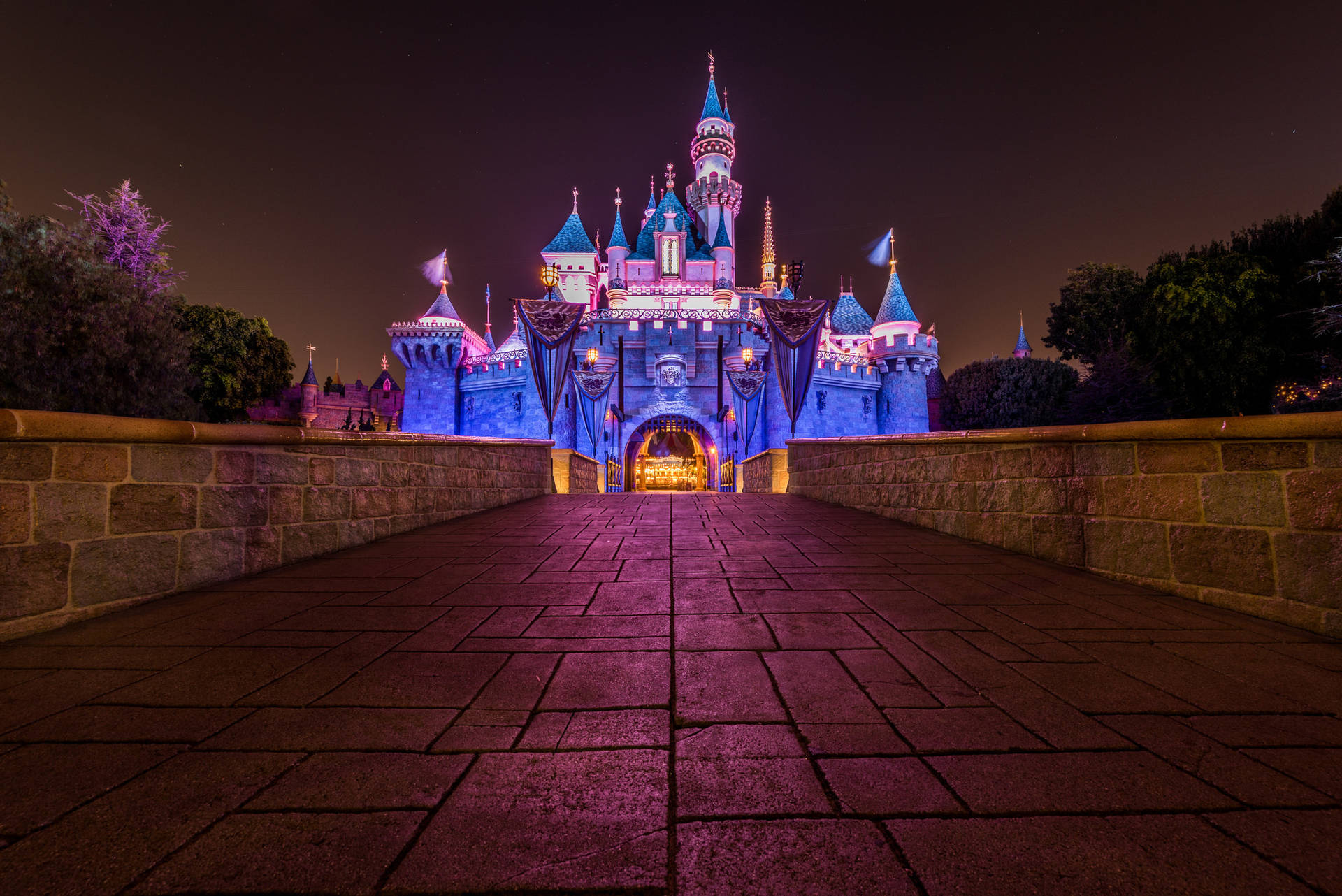 Sleeping Beauty's Castle In Disneyland Desktop Background