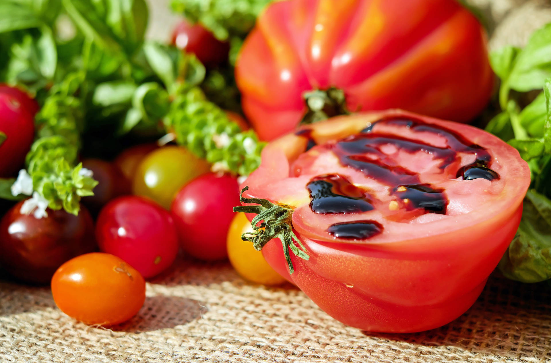 Sliced Tomato With Other Variants Background