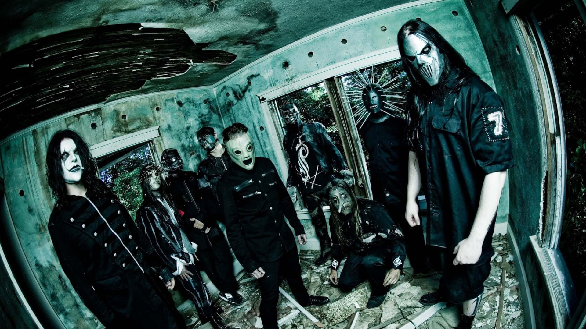 Slipknot - Enjoy The Revolutionary Music Of The Phenomenally Successful Heavy Metal Band. Background