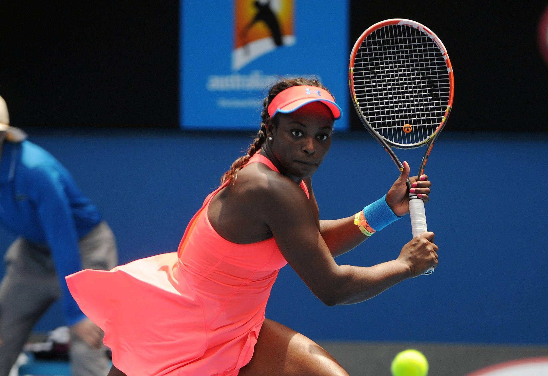 Sloane Stephens Aiming For Tennis Ball Background