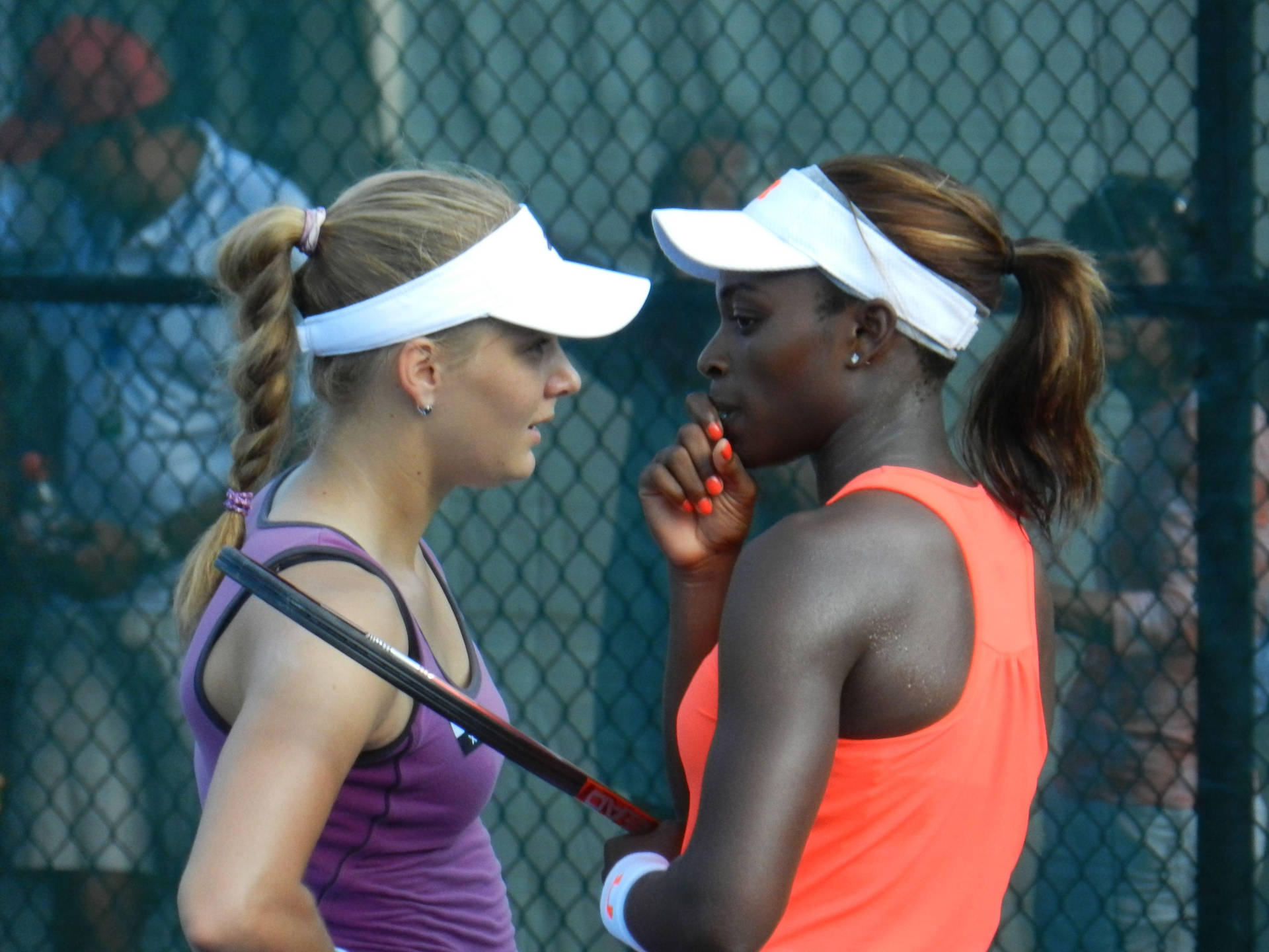 Sloane Stephens Talking To A Woman Background