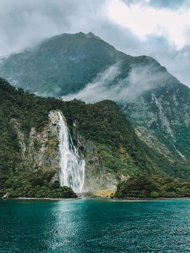 Small Waterfall Milford Sound Background