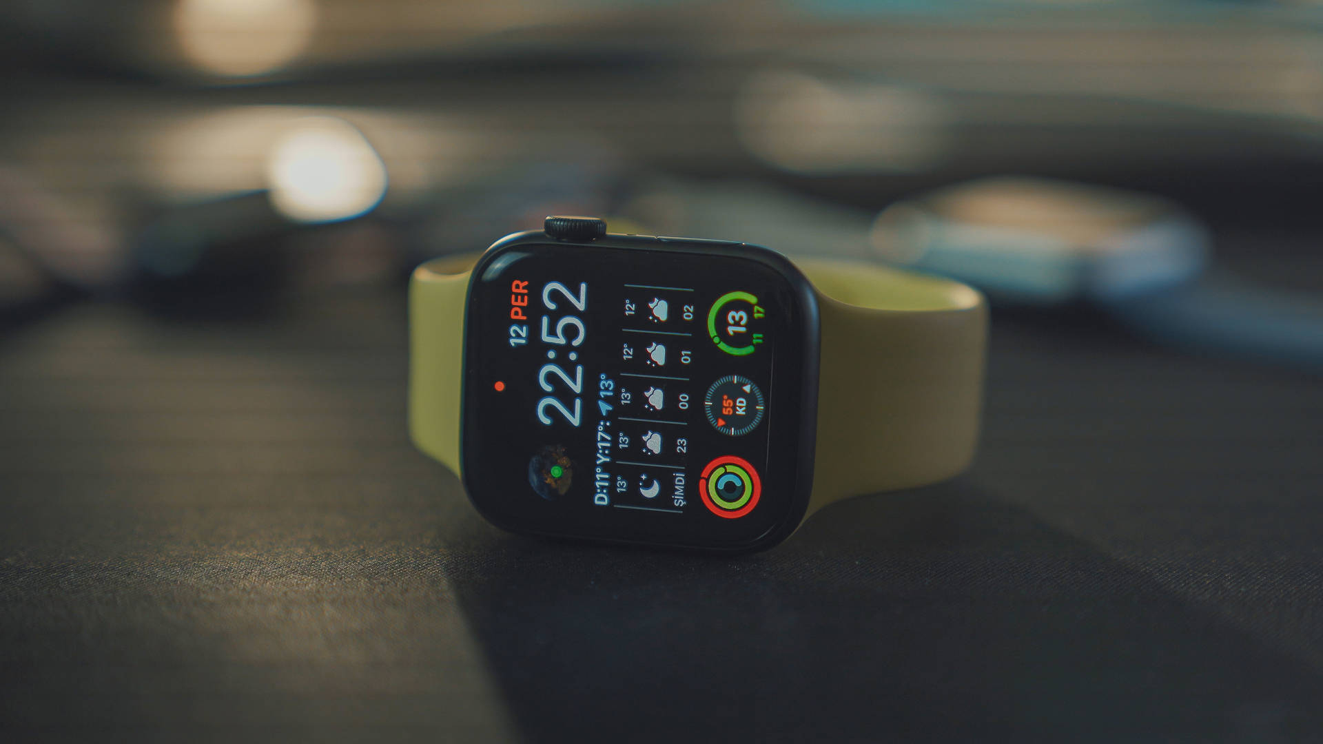 Smartwatch With Lemon Wristband