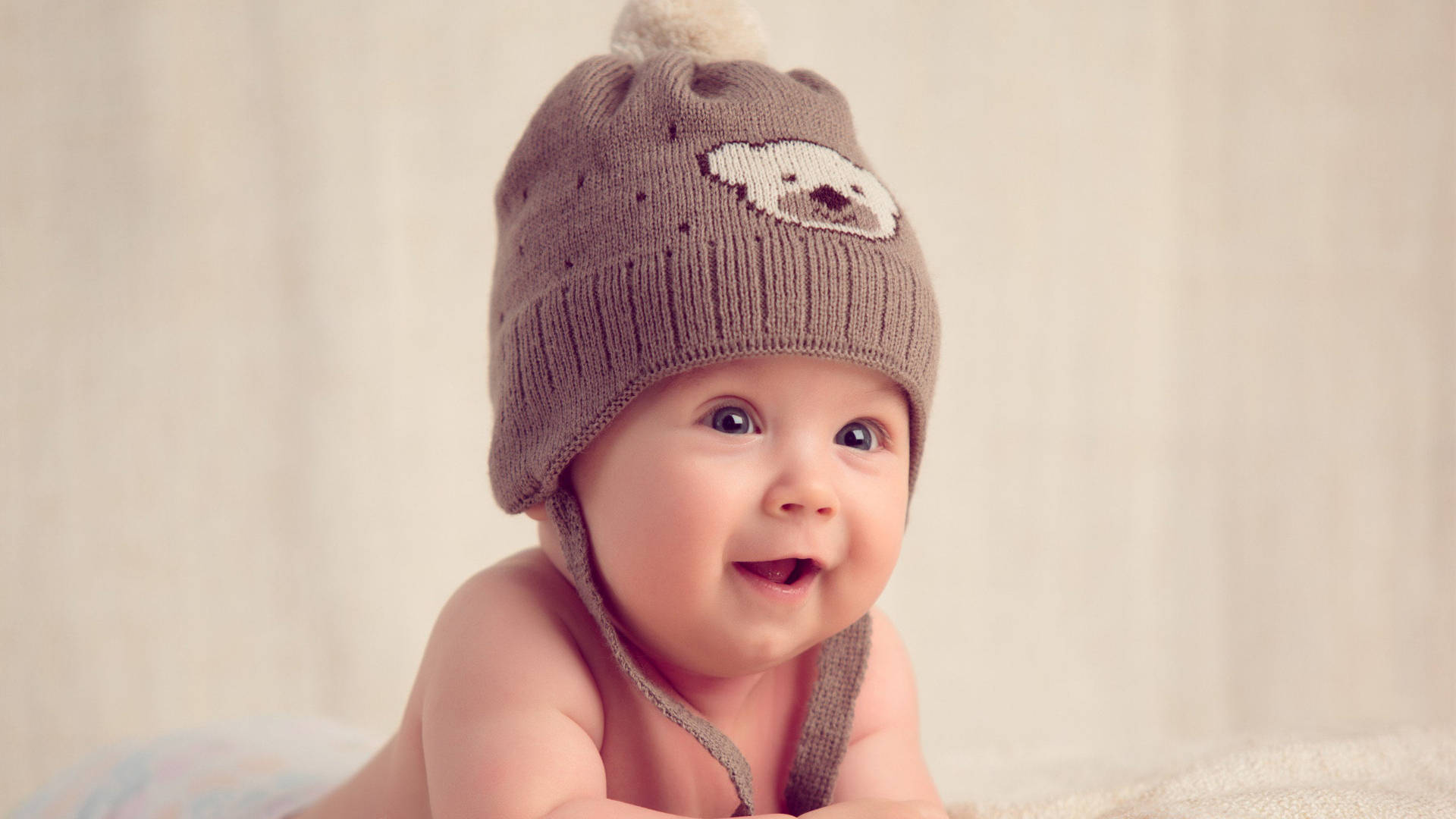 Smiling Adorable Baby Love Background