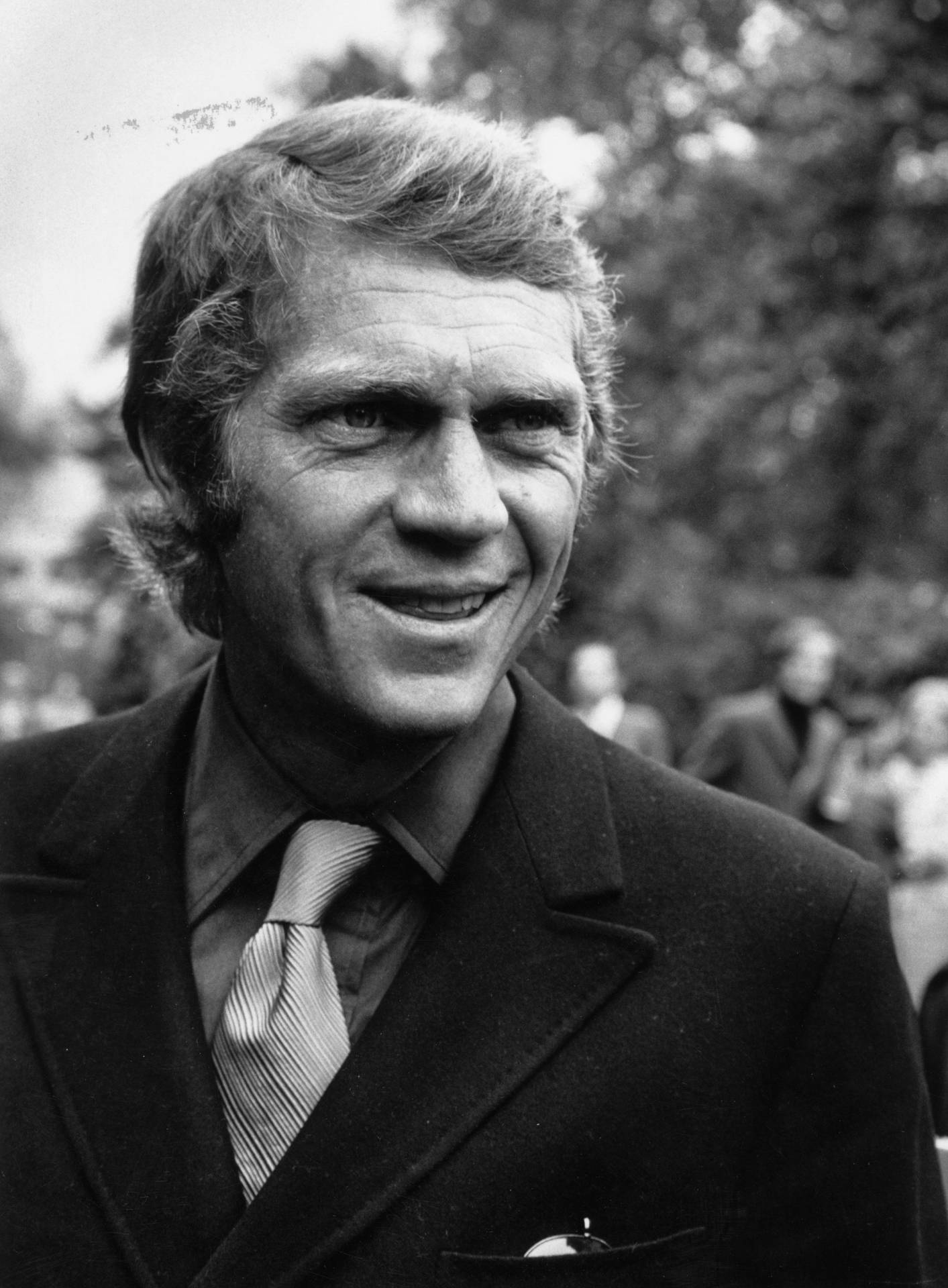 Smiling American Actor Steve Mcqueen 1969 Portrait Background