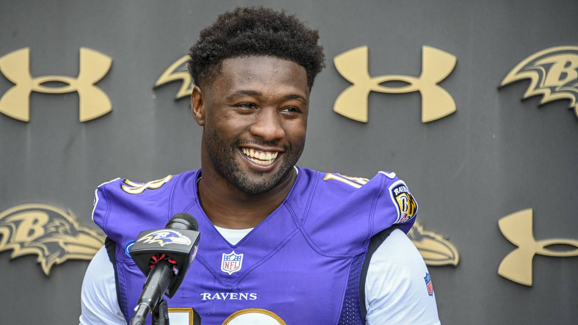 Smiling Baltimore Ravens Roquan Smith