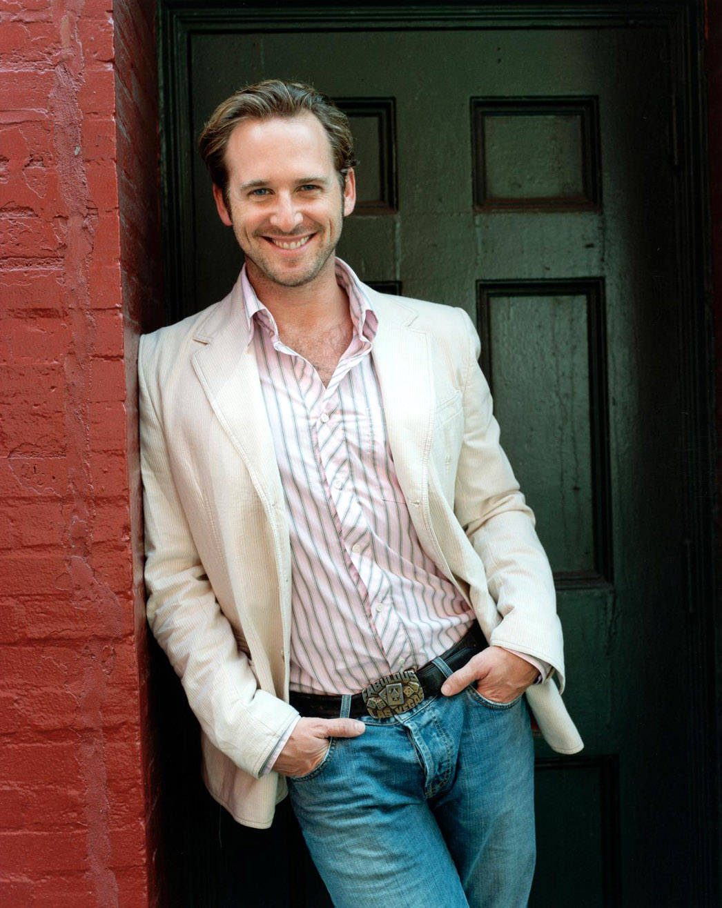 Smiling Hollywood Celebrity Josh Lucas Medium Shot Background