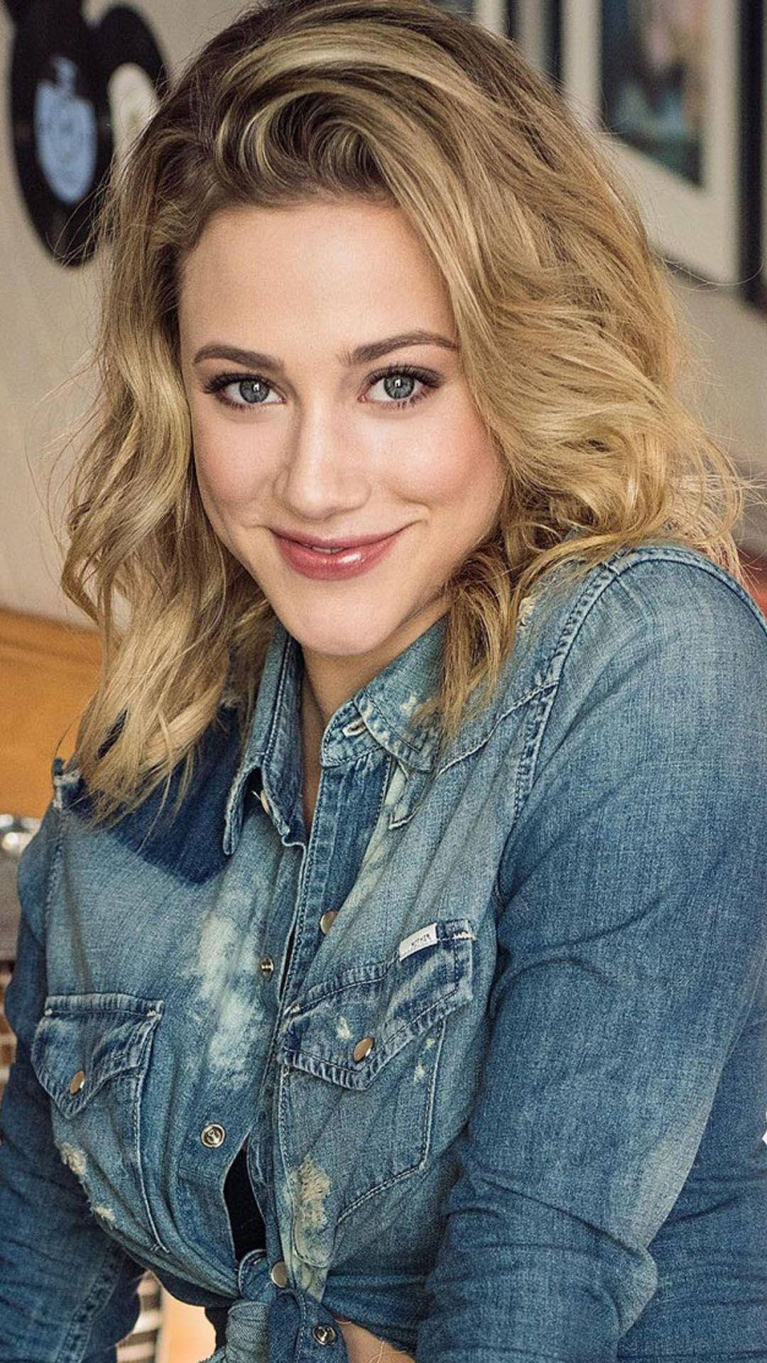 Smiling Lili Reinhart Background