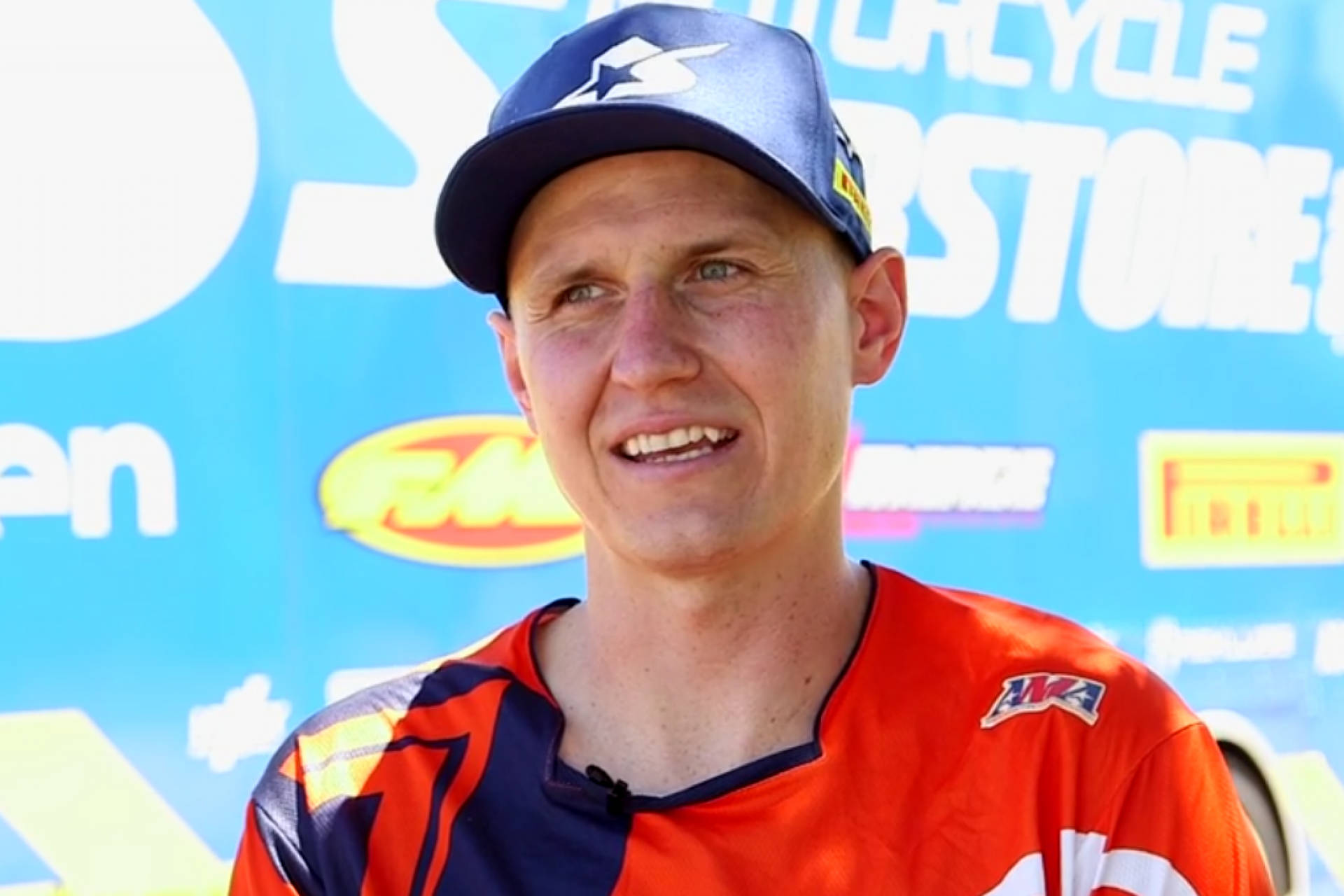 Smiling Ronnie Mac Background