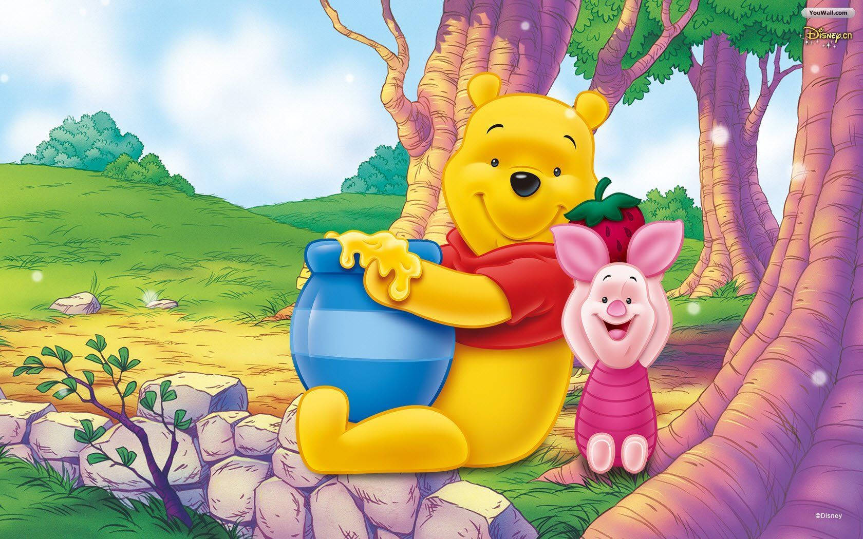 Smiling Winnie The Pooh And Piglet