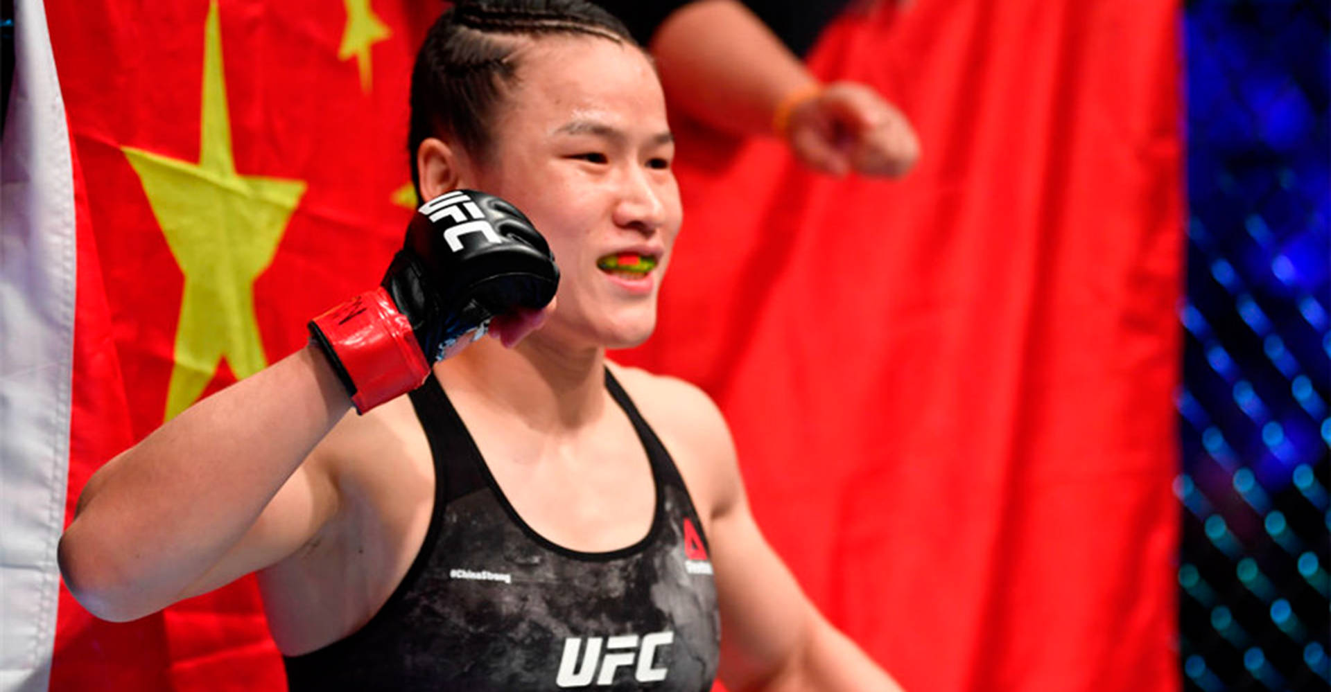 Smiling Zhang Weili With China Flag Background