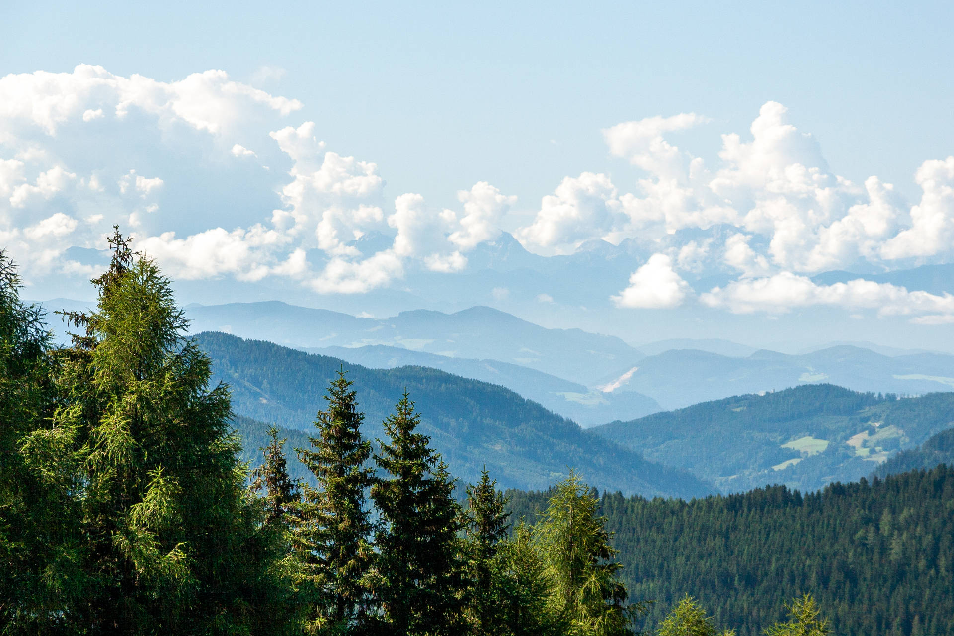 Smoky Mountains In Austria Background