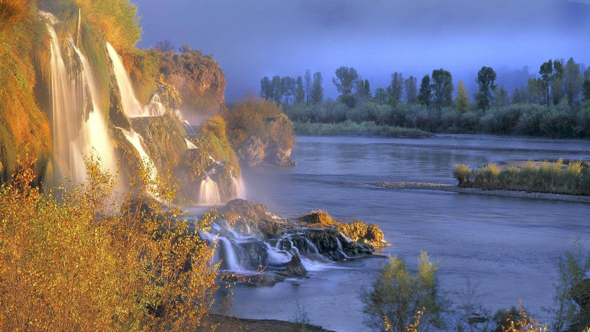 Snake River Canyon In Idaho Background