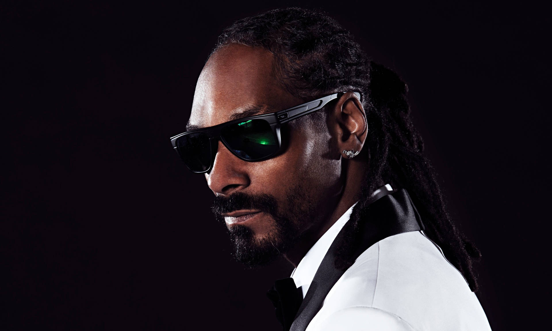 Snoop Dogg In White Tux Background