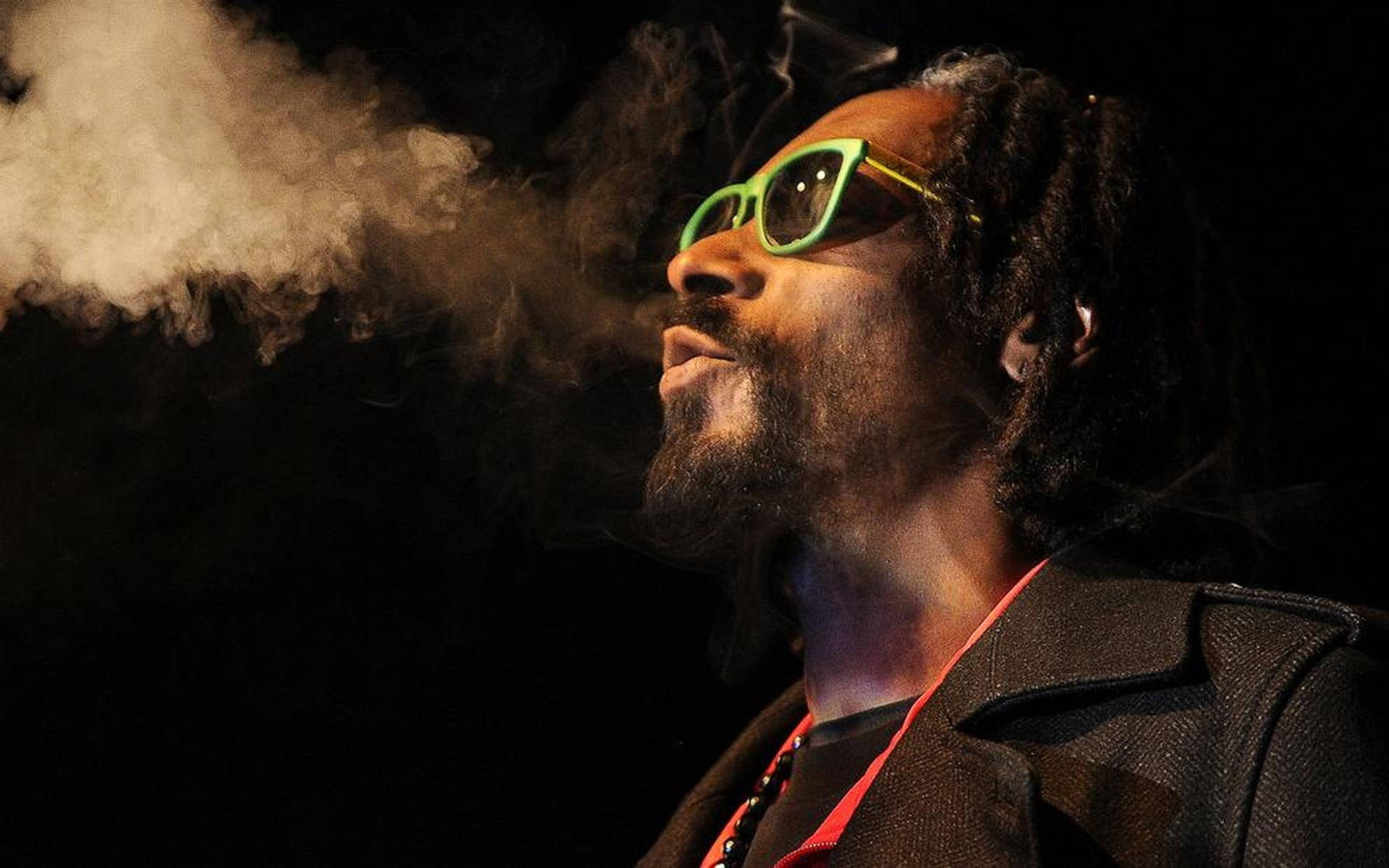 Snoop Dogg Rapper Smoking Weed Background