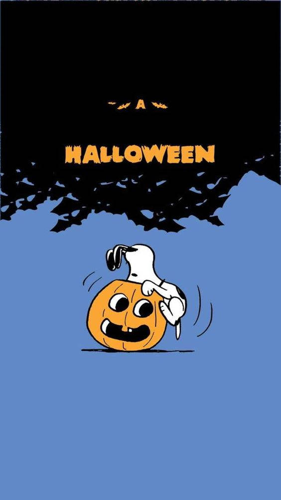 Snoopy And Woodstock Preparing For Halloween Background