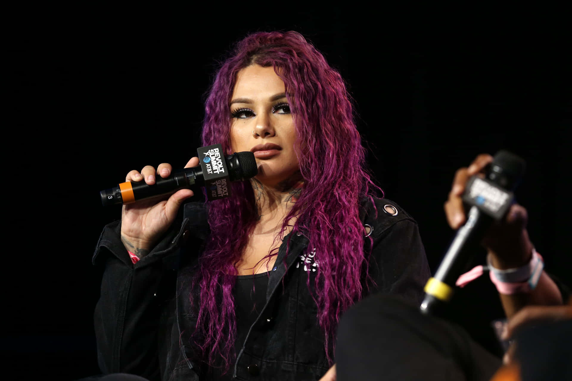 Snow Tha Product Speaking Event Background
