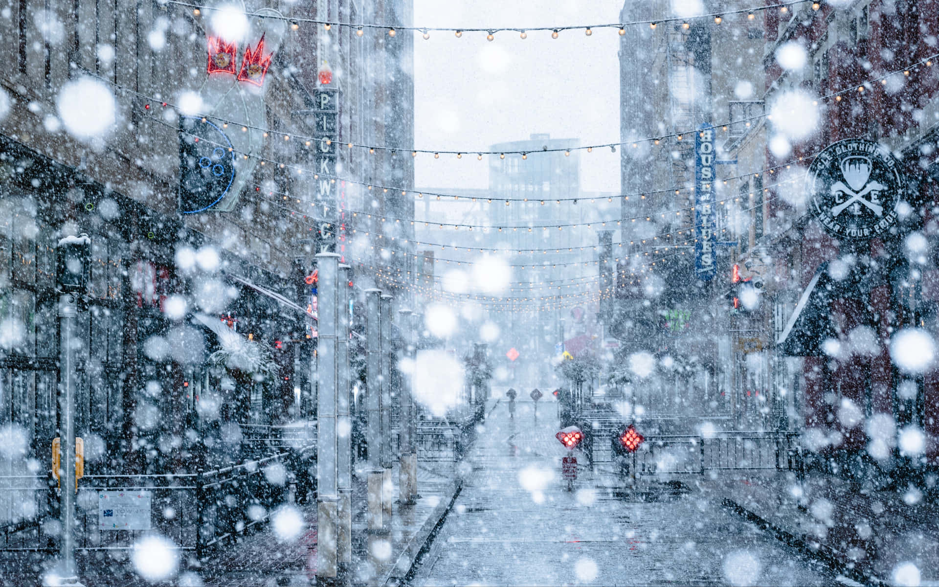 Snowfall By The City Background