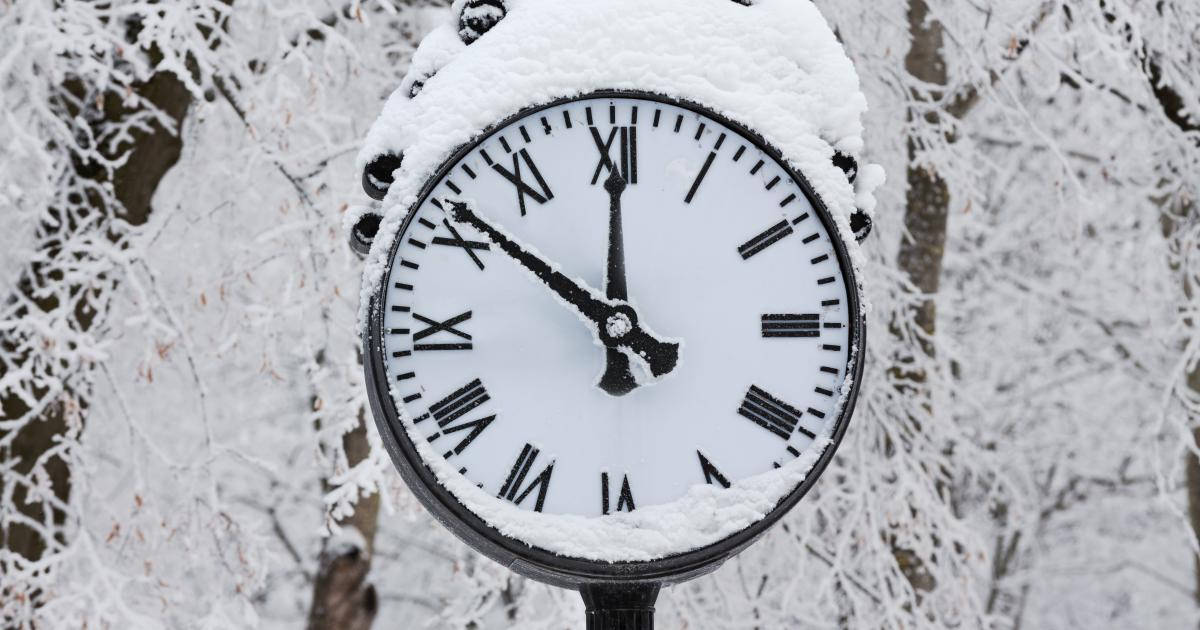 Snowy Time Clock Background