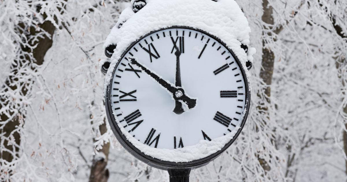 Snowy Time Clock