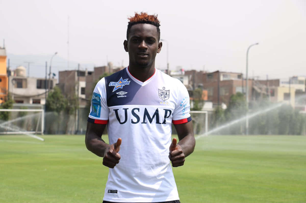 Soccer Player Thumbs Up U S M P Jersey Background