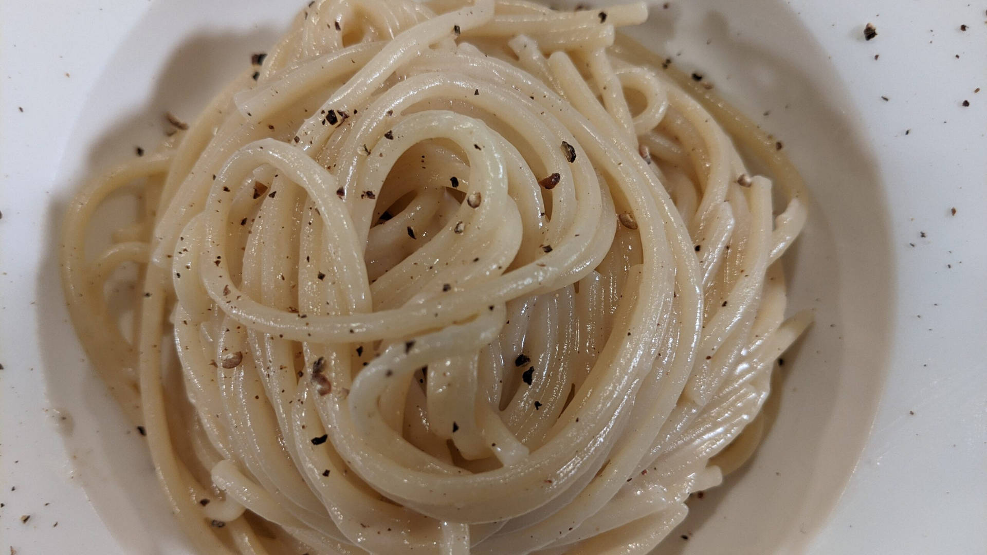 Solo Serving Cacio E Pepe Background