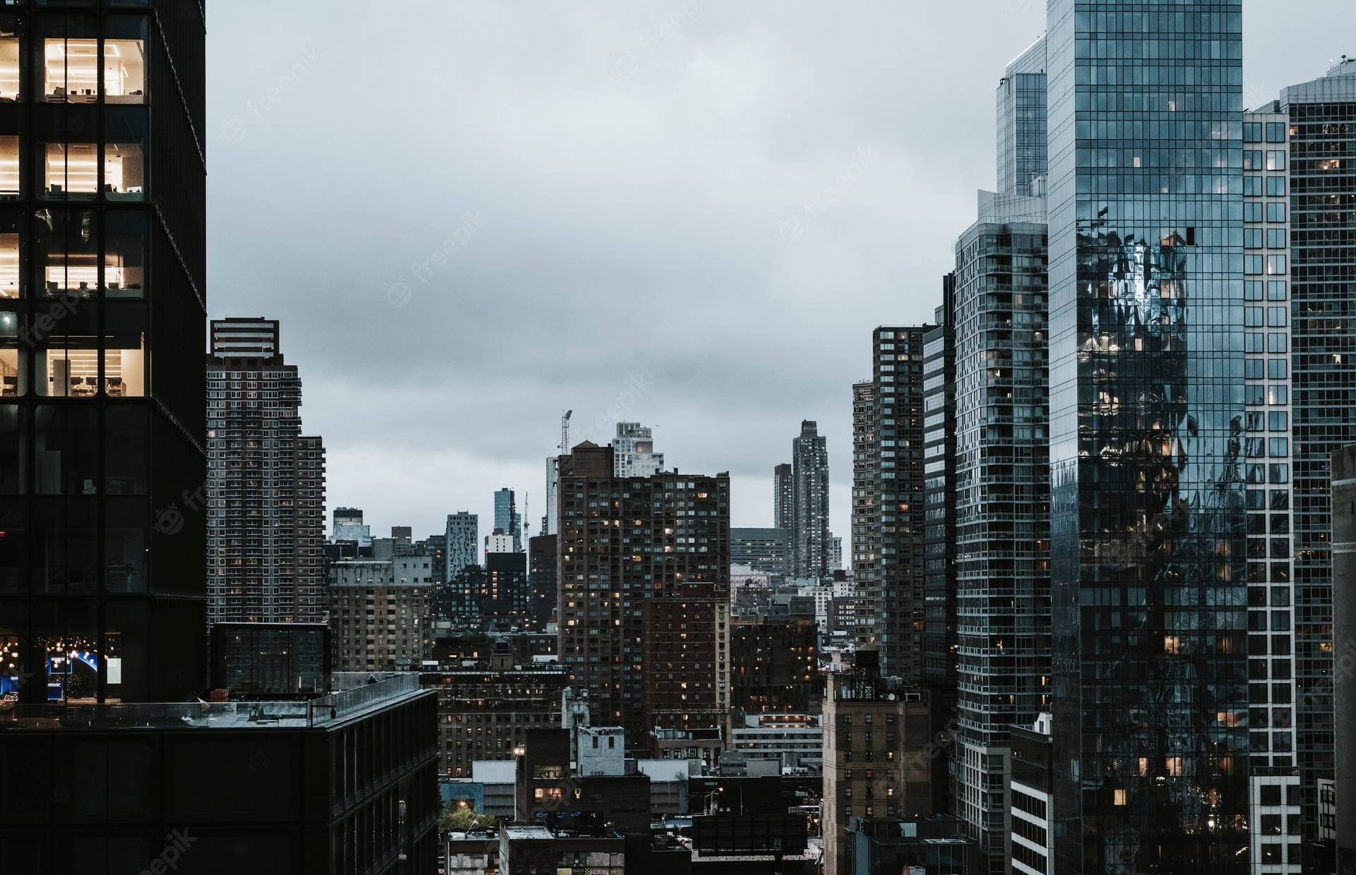 Somber And Cloudy City Background Background