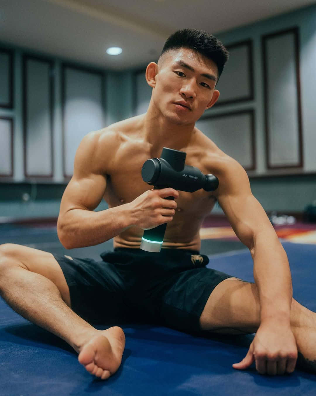Song Yadong Muscle Massager Background