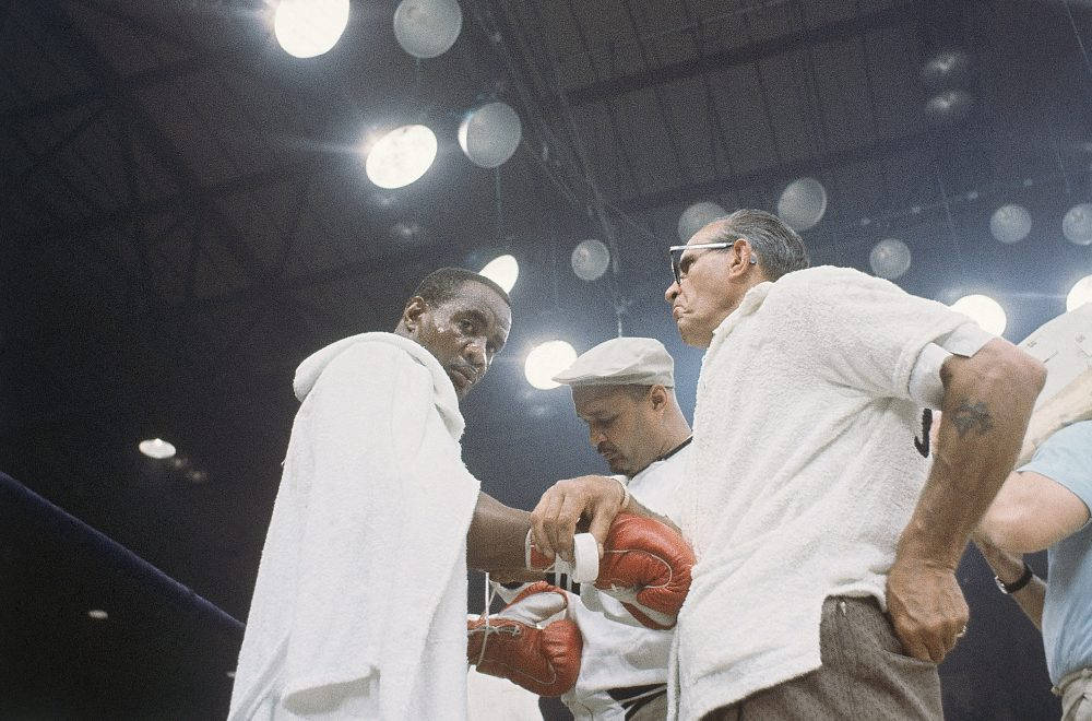 Sonny Liston Before A Game Background