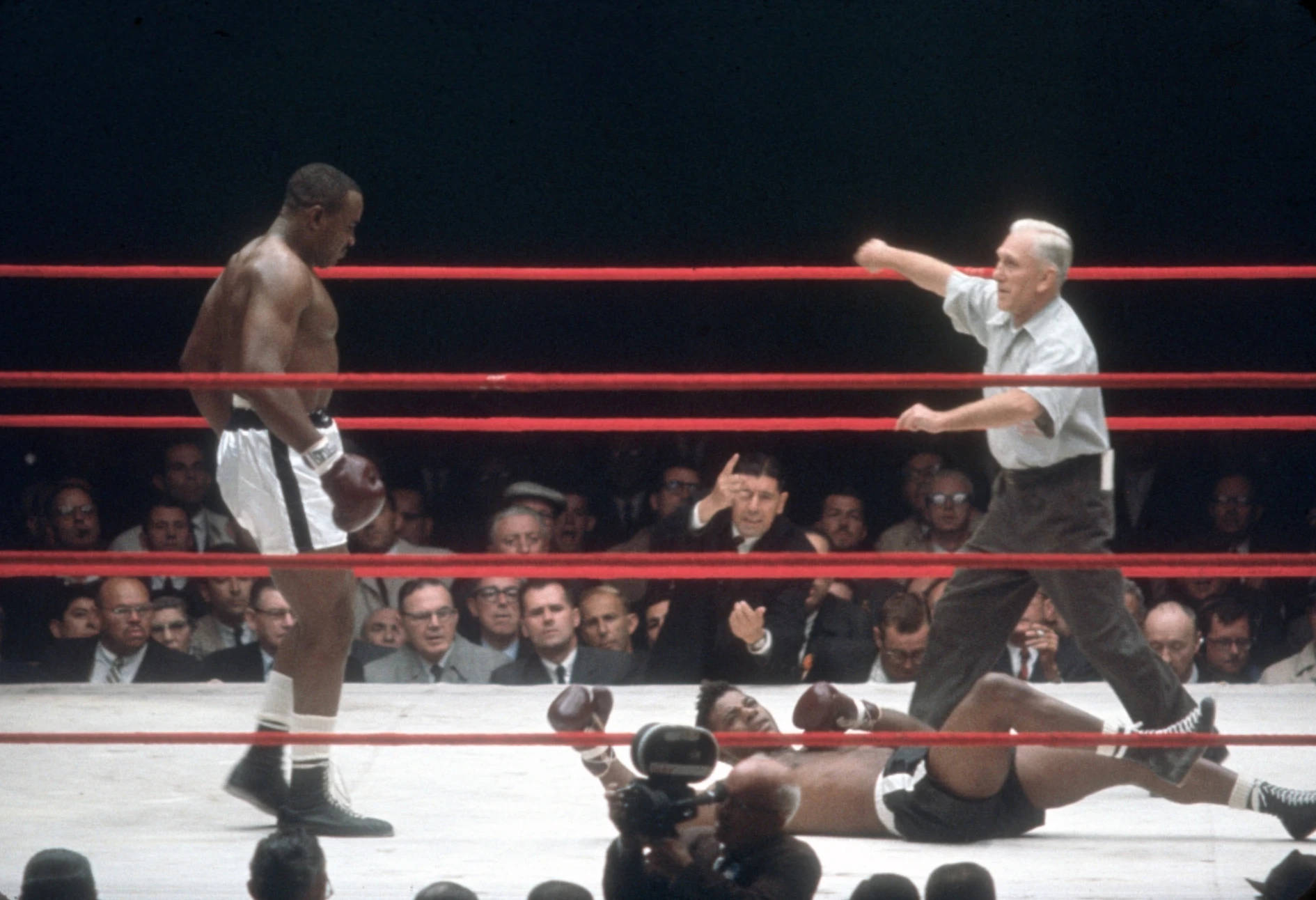 Sonny Liston Boxing Win Background