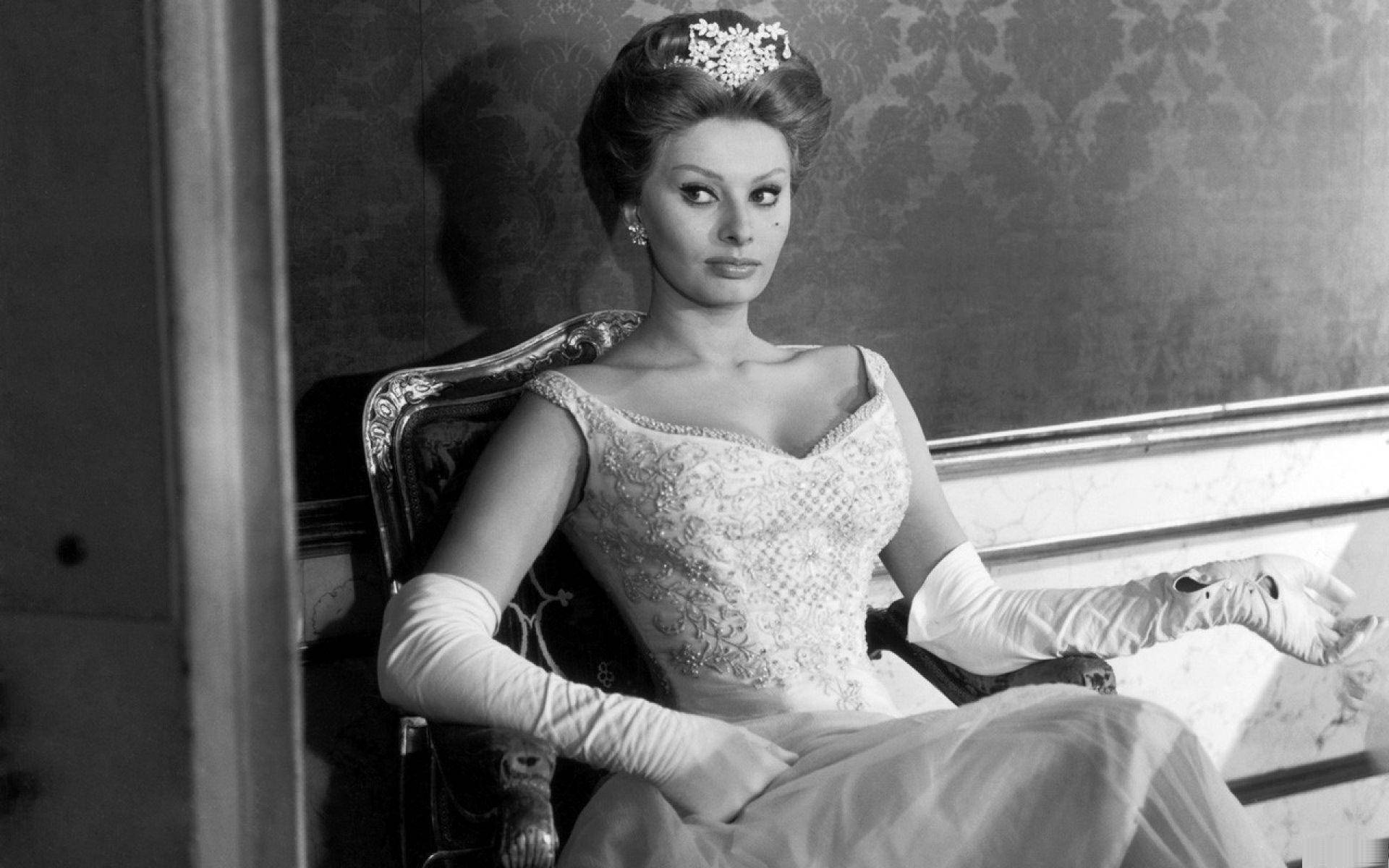 Sophia Loren As Princess Olympia Background