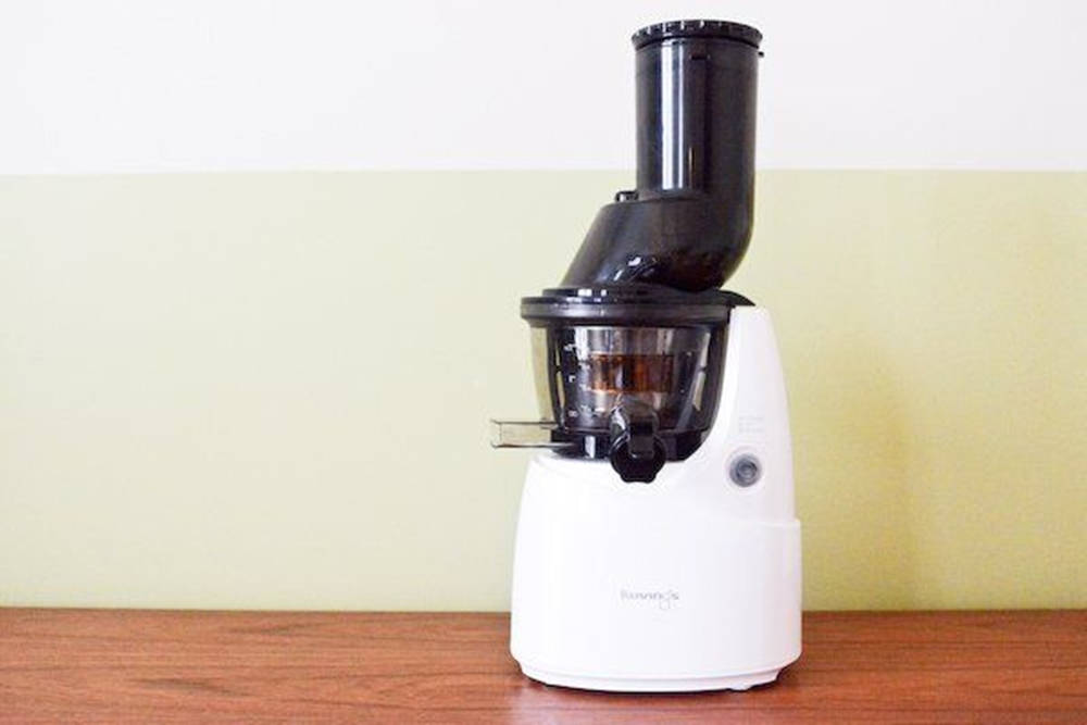 Sophisticated Black And White Triturating Juicer