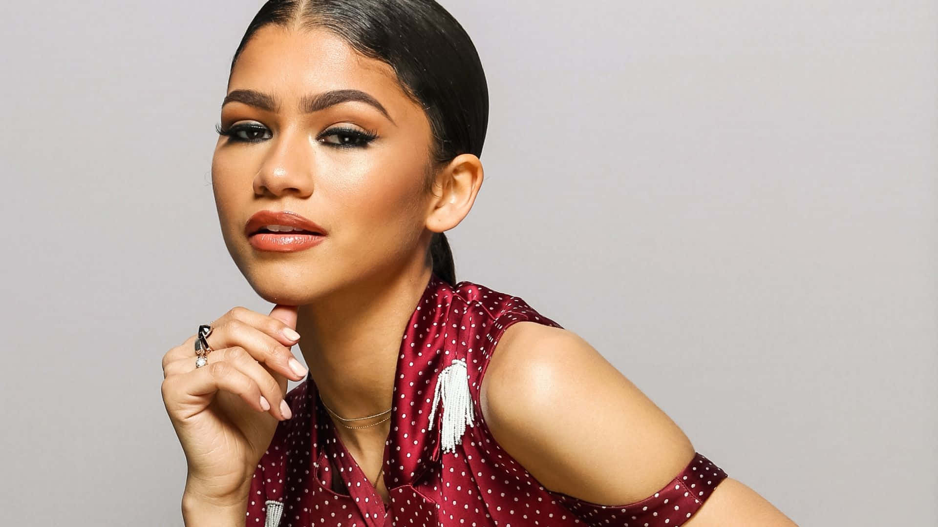 Sophisticated Zendaya Hd Background