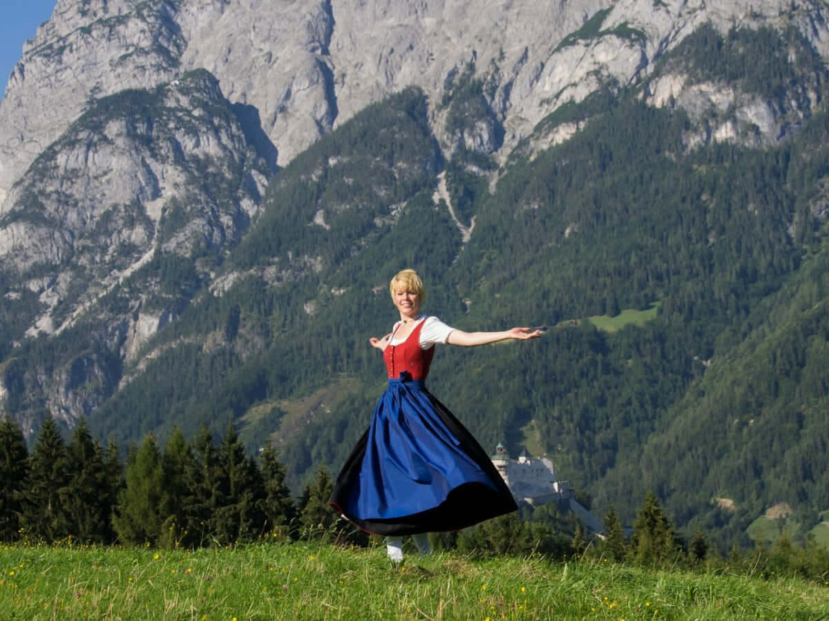 Sound Of Music_ Julie Andrews_ Mountain Meadow Background