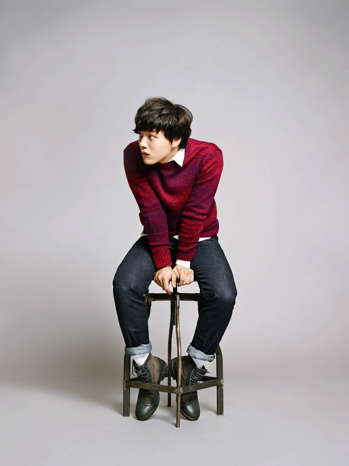 South Korean Actor Yeo Jin Goo Looking Sharp In Red Outfit. Background