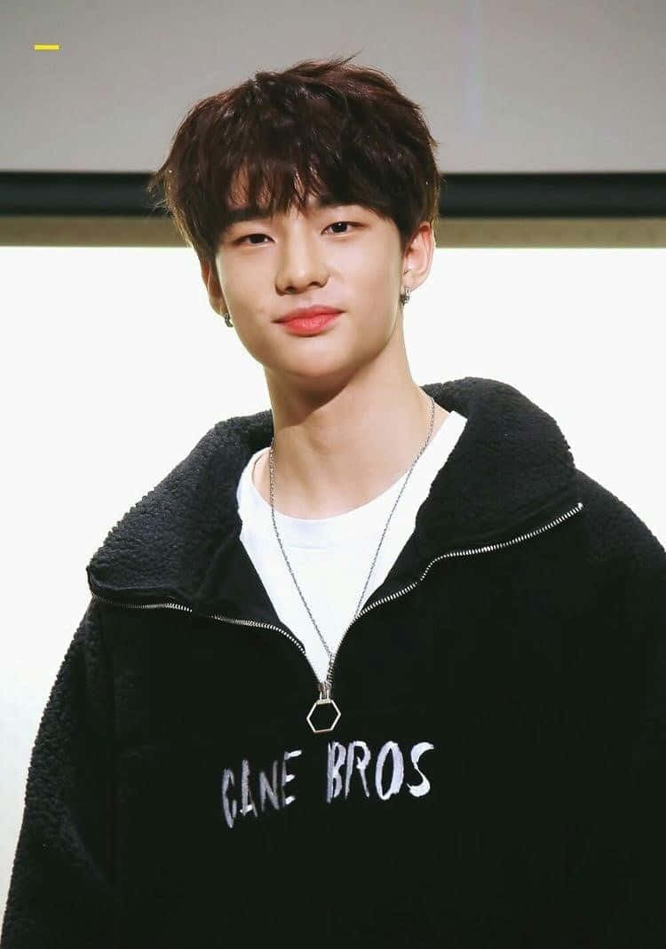 South Korean Celebrity Hyunjin Stylish Hoodie