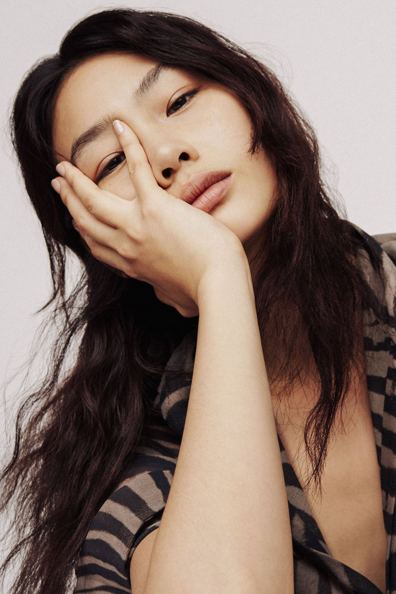 South Korean Model And Actress Hoyeon Jung Posing Elegantly Background