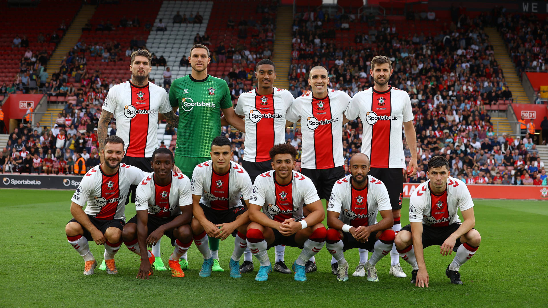 Southampton Fc Team Photo In The Field