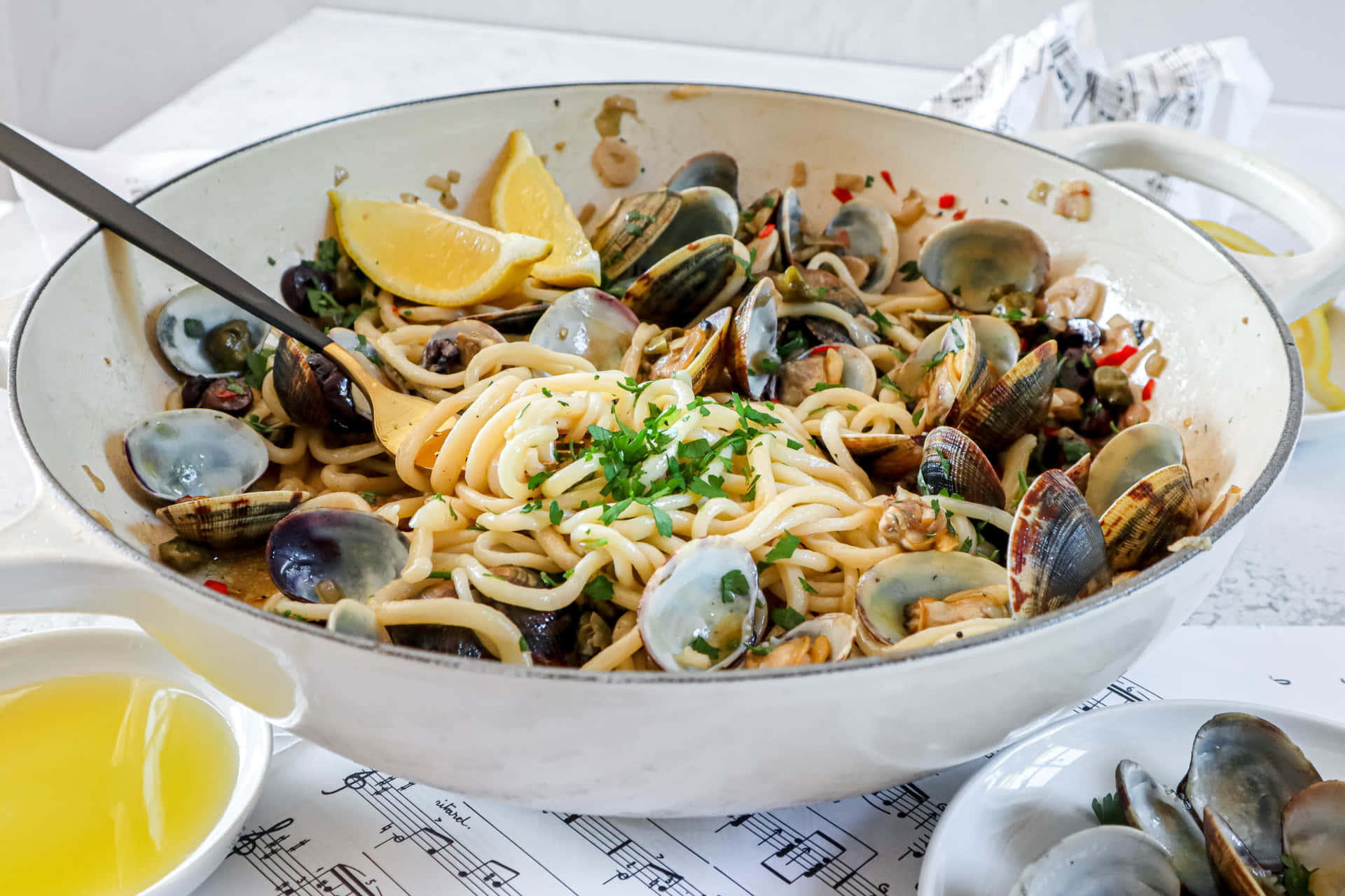 Spaghetti Alla Vongole With Lemon And Olive Oil Background