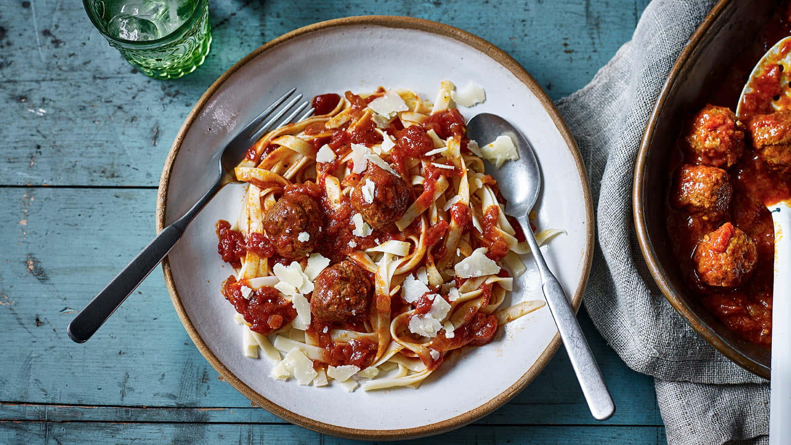 Spaghetti Meatballs Dinner Plate Background