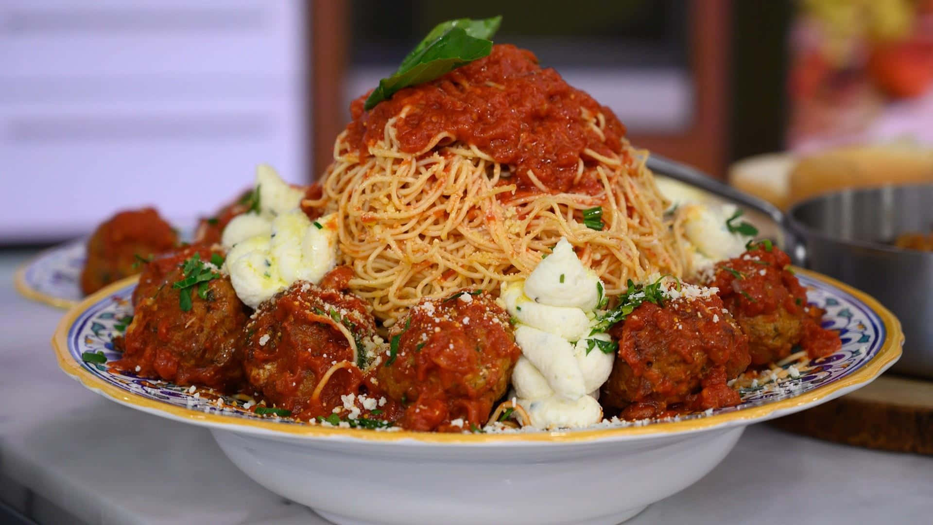 Spaghettiand Meatballs Dish Background