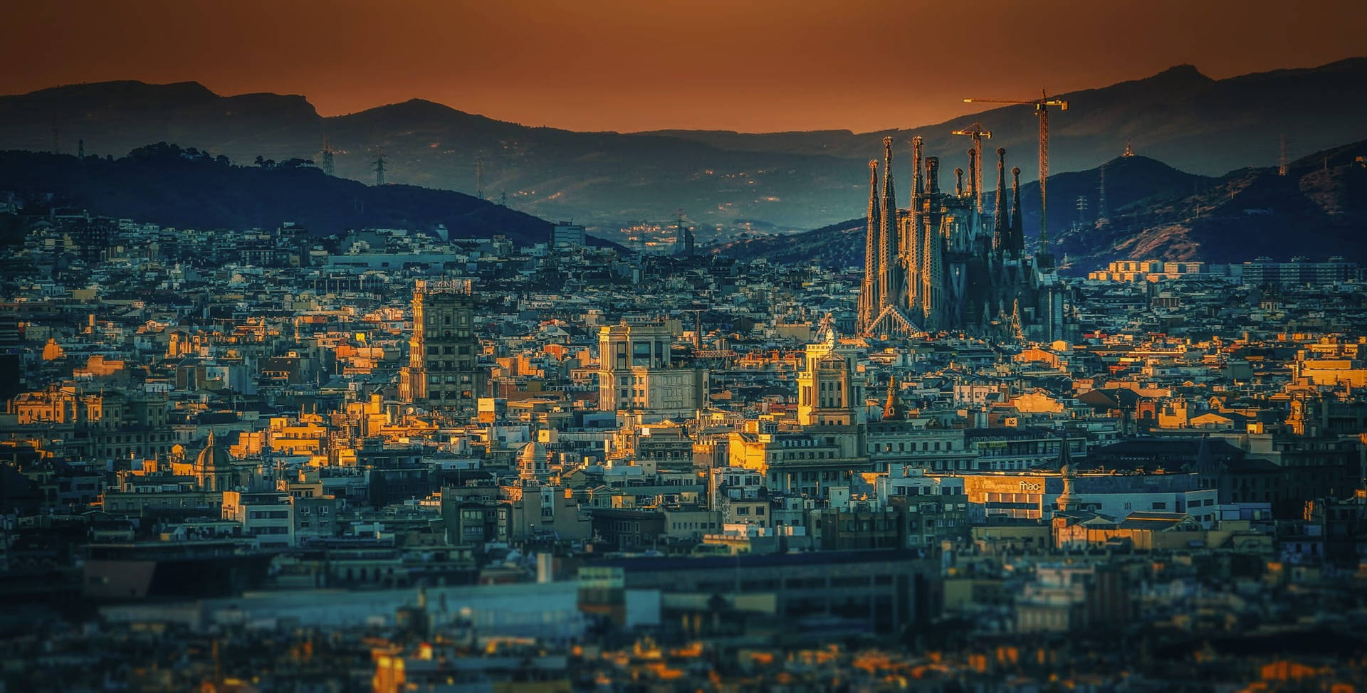 Spain Barcelona Skyline Sagrada Familia Background