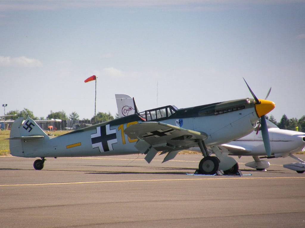 Spanish Version Of German Ww2 Fighters Background