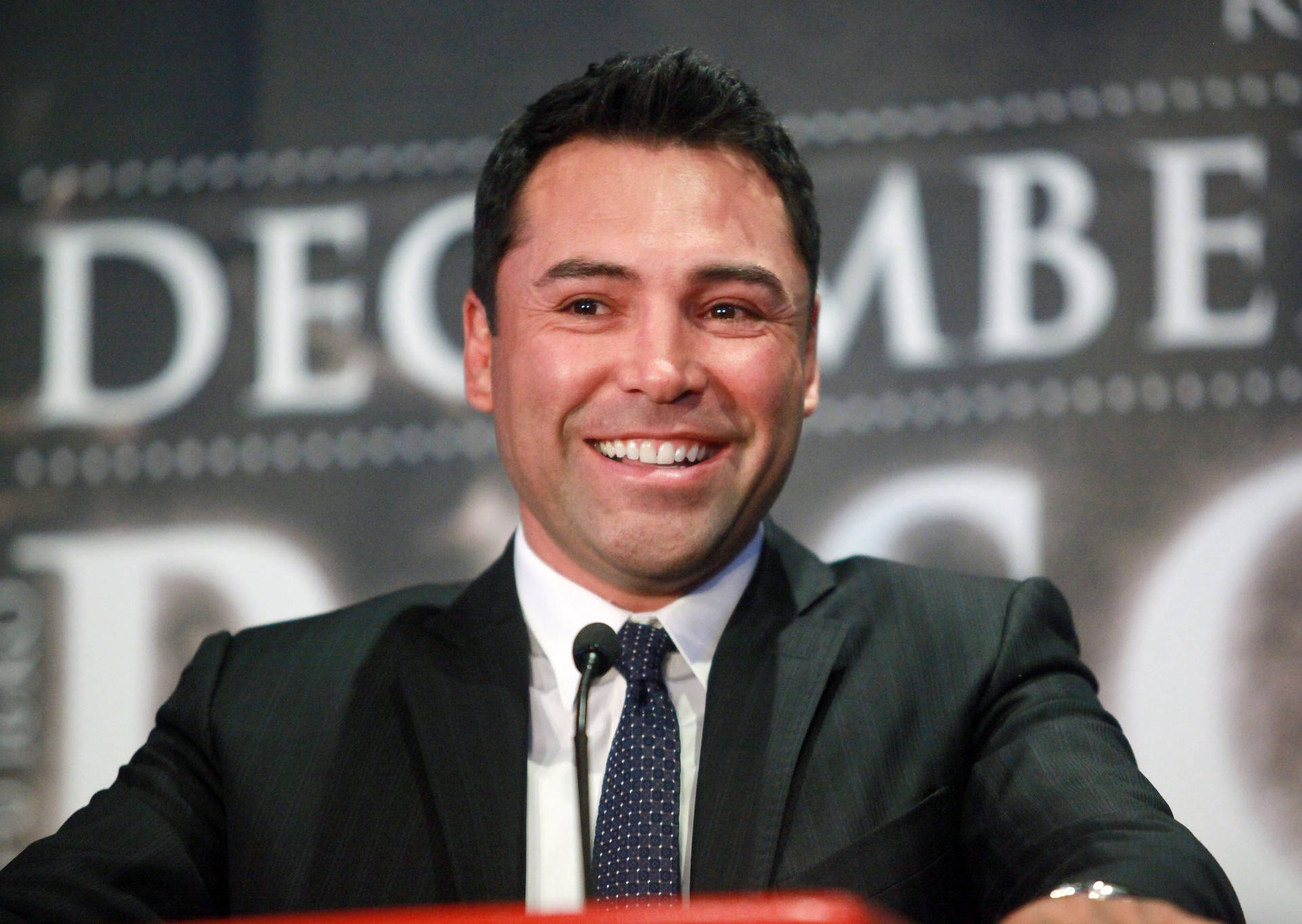 Speaker Oscar De La Hoya Background