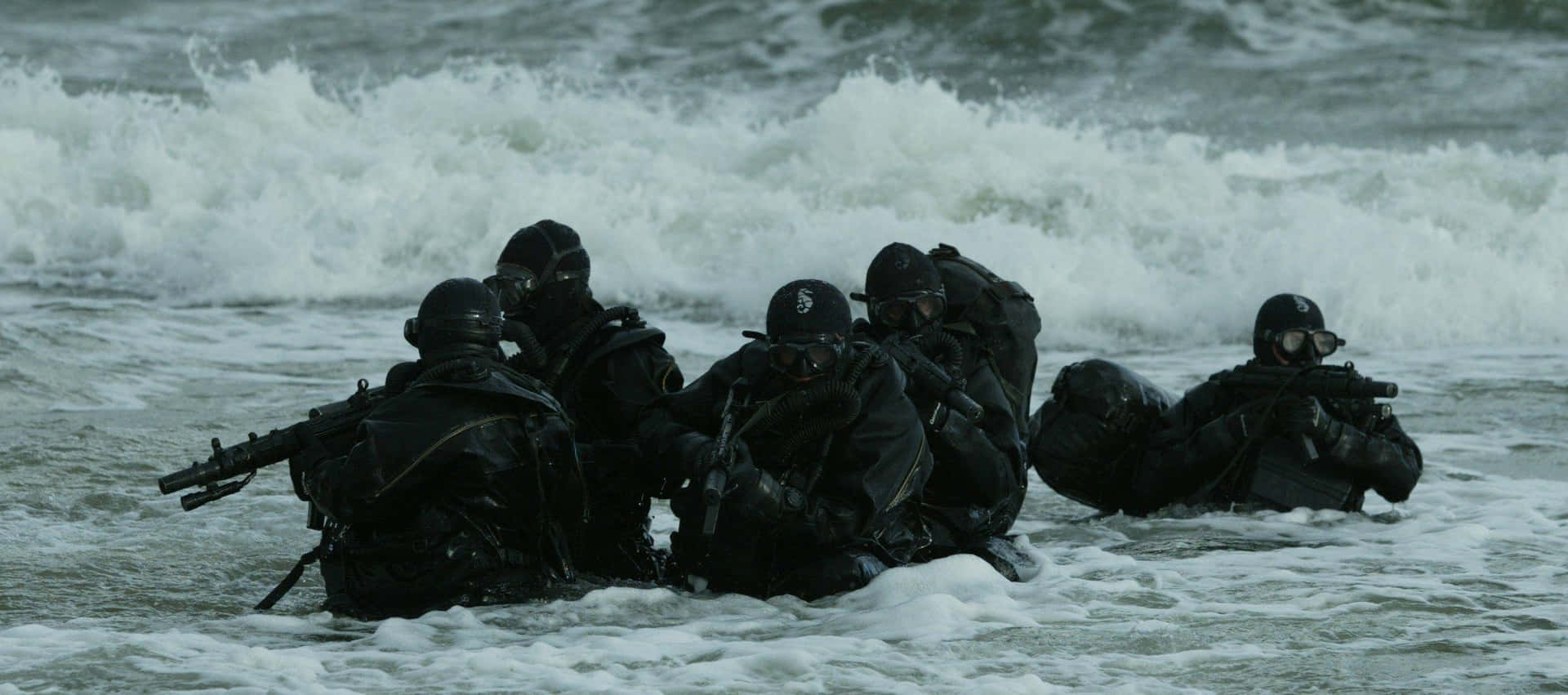 Special Forces Grouped In The Sea Background