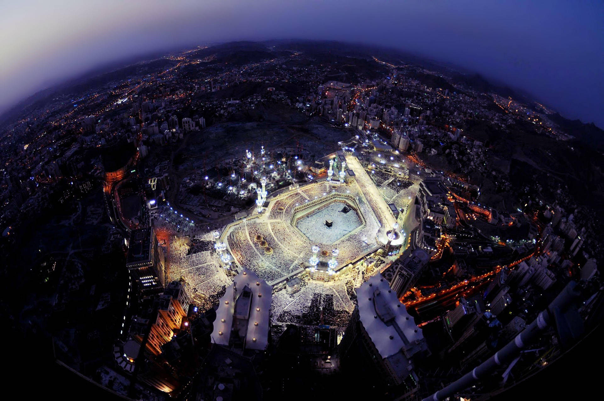 Spectacular 360-degree View Of Masjid Al-haram, Makkah In Hd Background