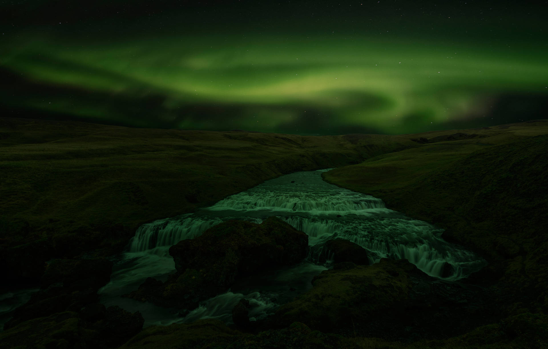 Spectacular Green Aurora Borealis Dark 4k Background