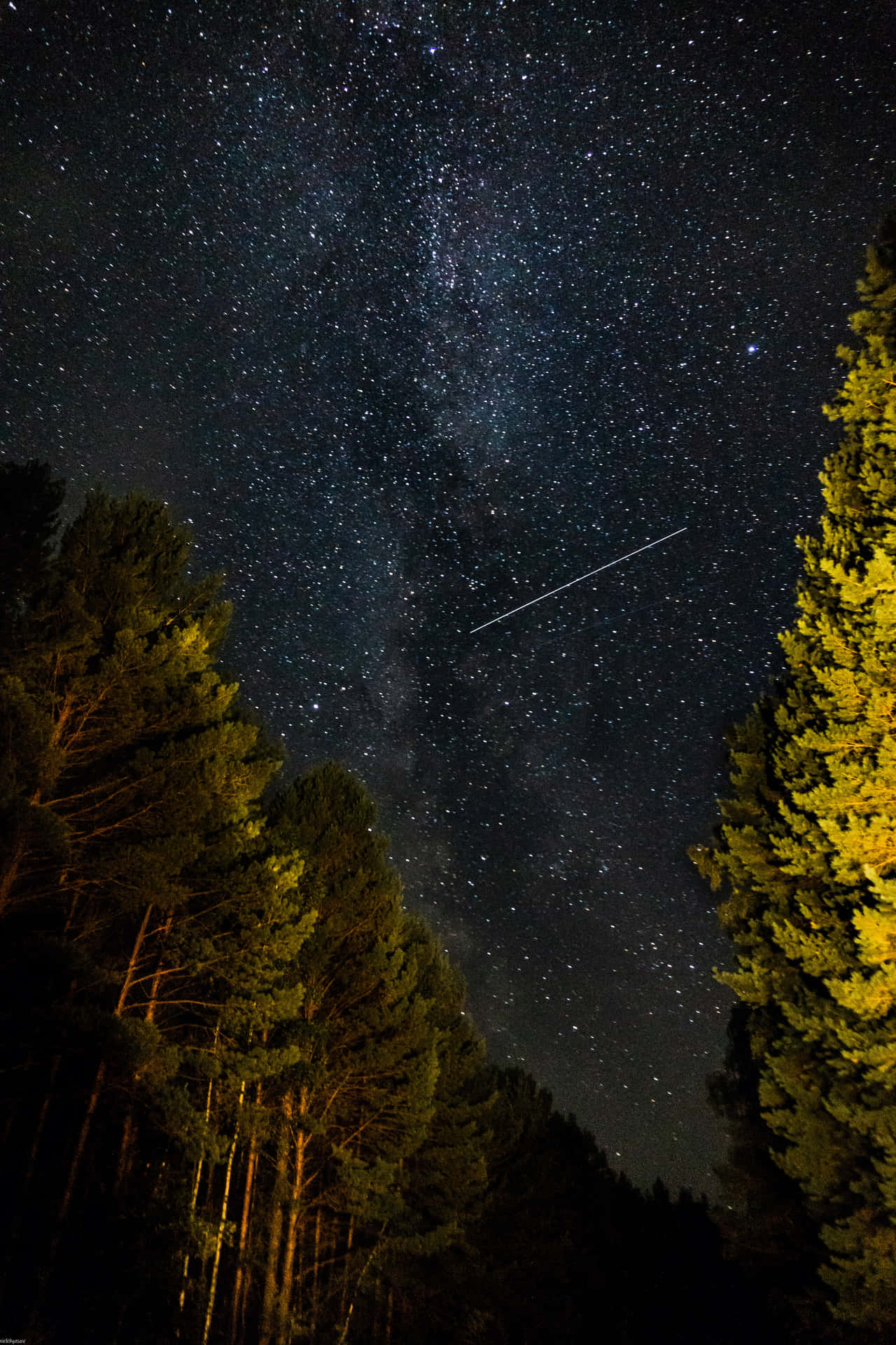 Spectacular Meteor Shower In The Night Sky Background